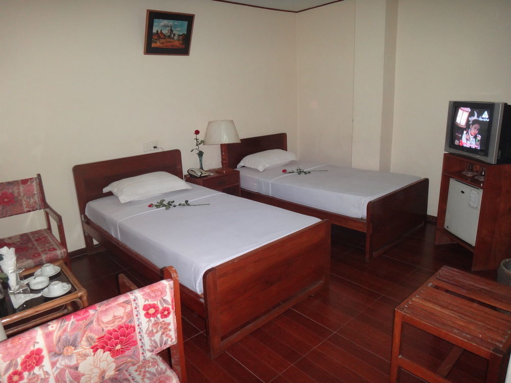Chit Sayar Hotel Yangon Exteriör bild
